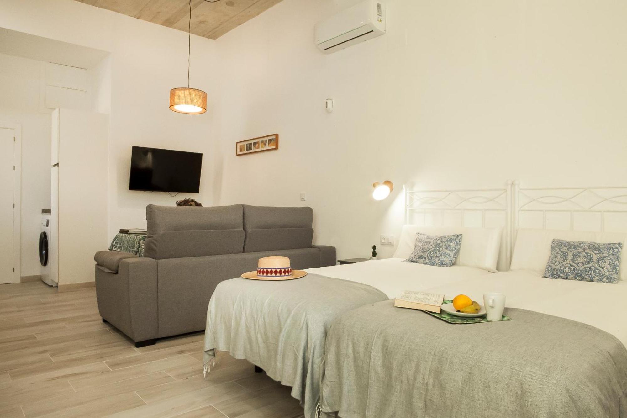 Apartamentos Rg Hospital Valme Sevilla Bagian luar foto