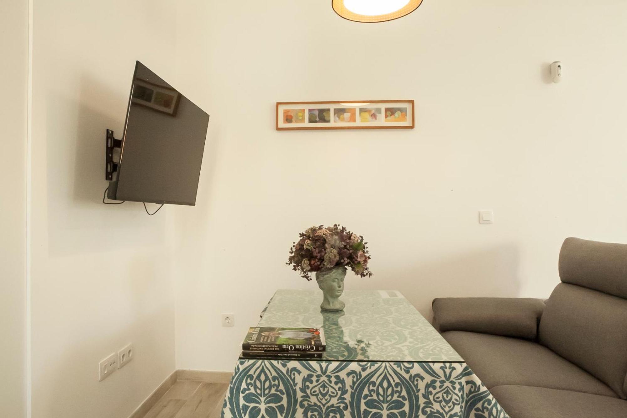 Apartamentos Rg Hospital Valme Sevilla Bagian luar foto