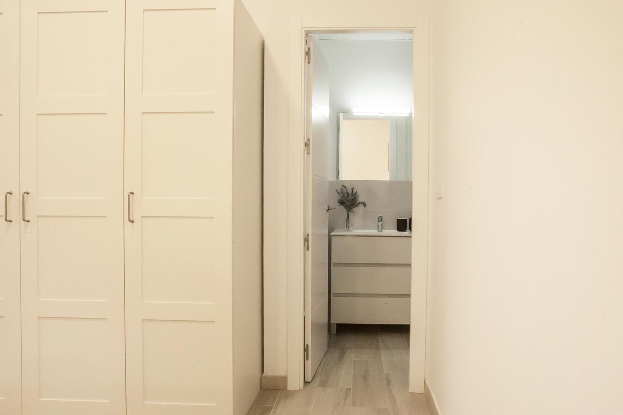 Apartamentos Rg Hospital Valme Sevilla Bagian luar foto