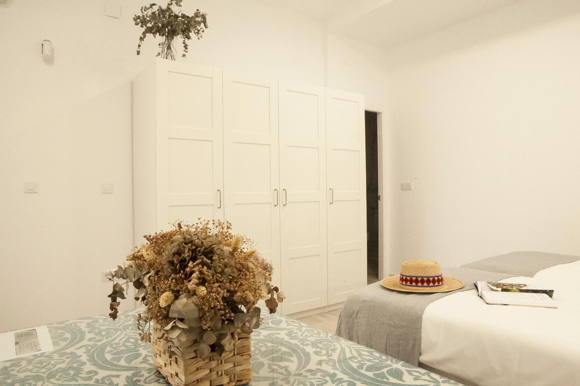 Apartamentos Rg Hospital Valme Sevilla Bagian luar foto
