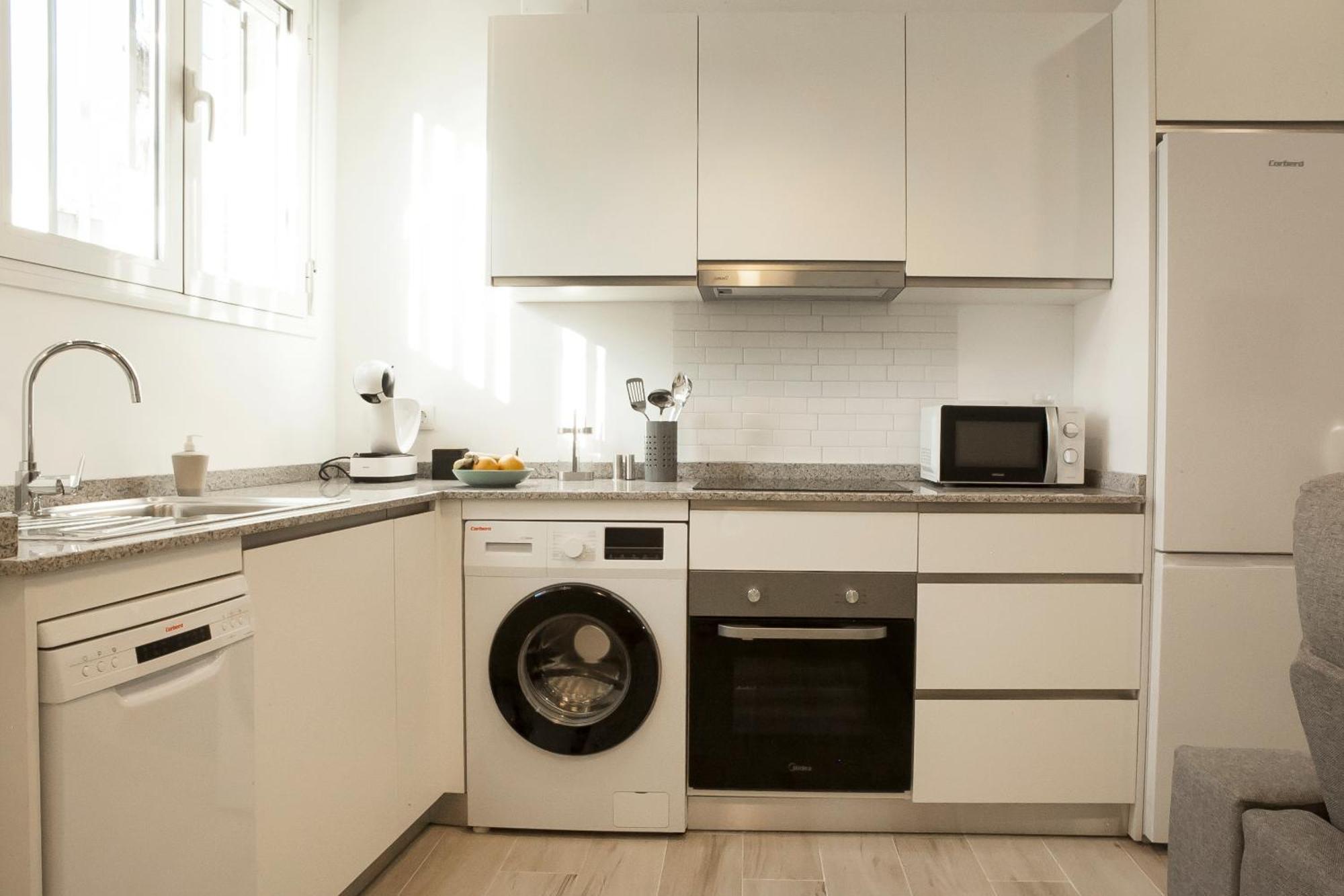 Apartamentos Rg Hospital Valme Sevilla Bagian luar foto