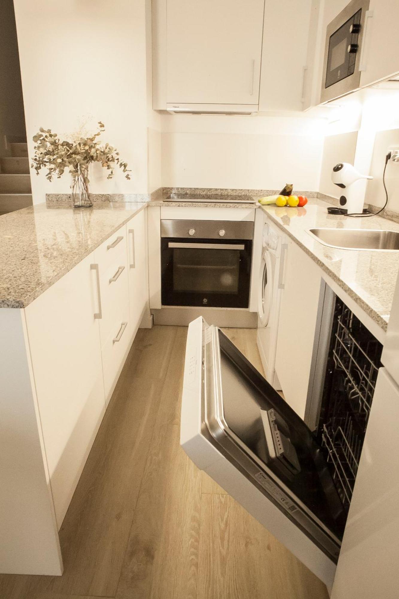 Apartamentos Rg Hospital Valme Sevilla Bagian luar foto