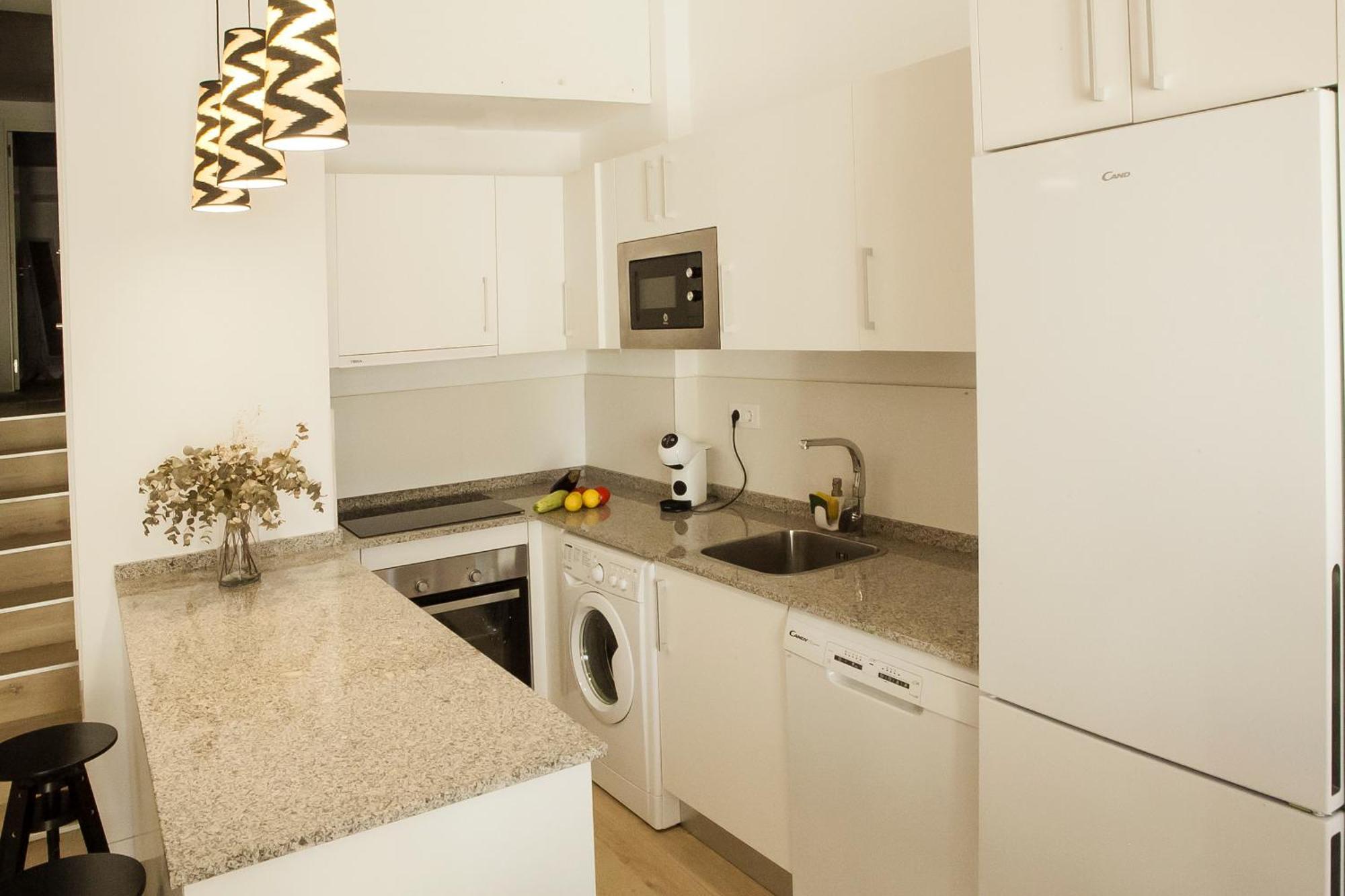 Apartamentos Rg Hospital Valme Sevilla Bagian luar foto
