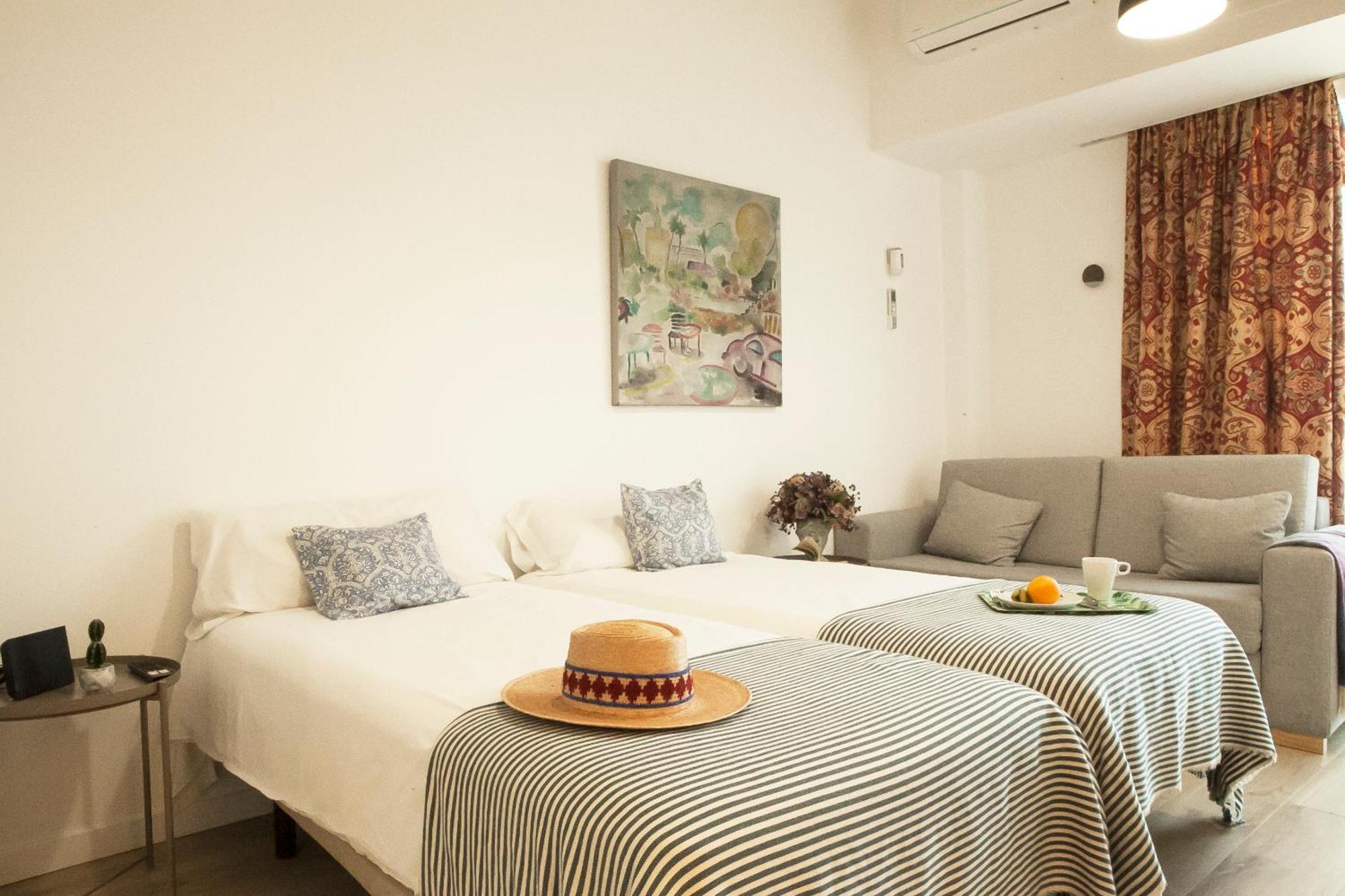 Apartamentos Rg Hospital Valme Sevilla Bagian luar foto