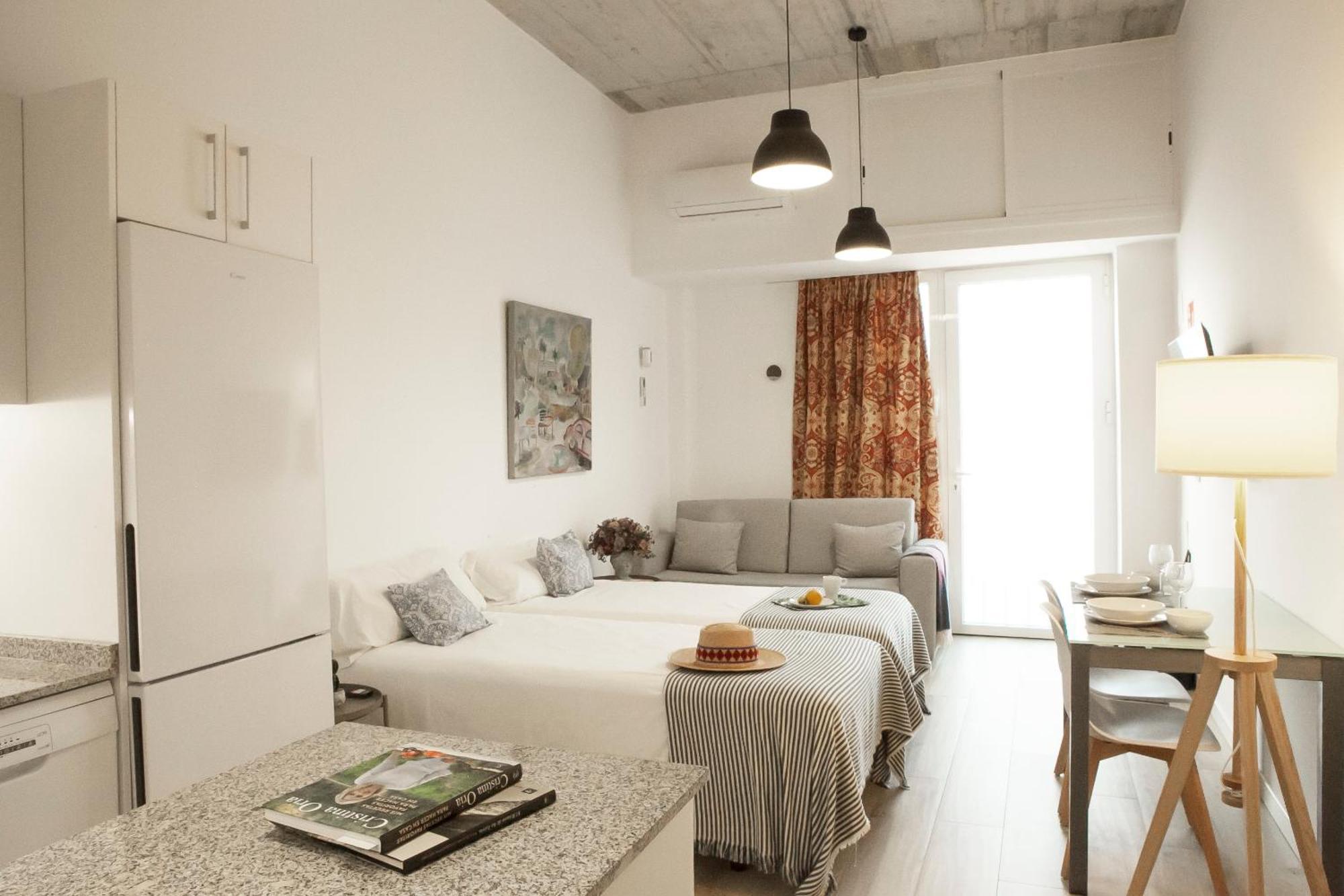 Apartamentos Rg Hospital Valme Sevilla Bagian luar foto