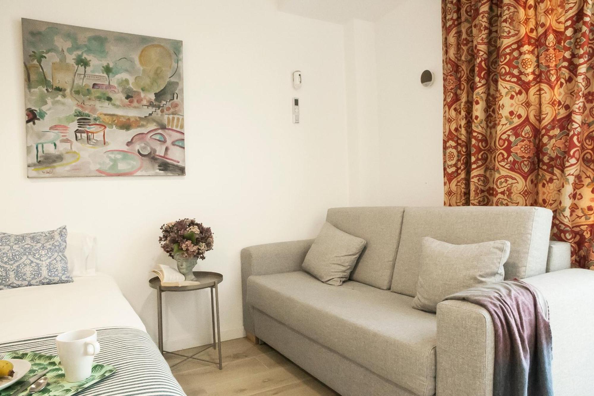 Apartamentos Rg Hospital Valme Sevilla Bagian luar foto